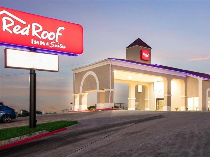 Red Roof Inn & Suites Austin East - Manor Екстер'єр фото