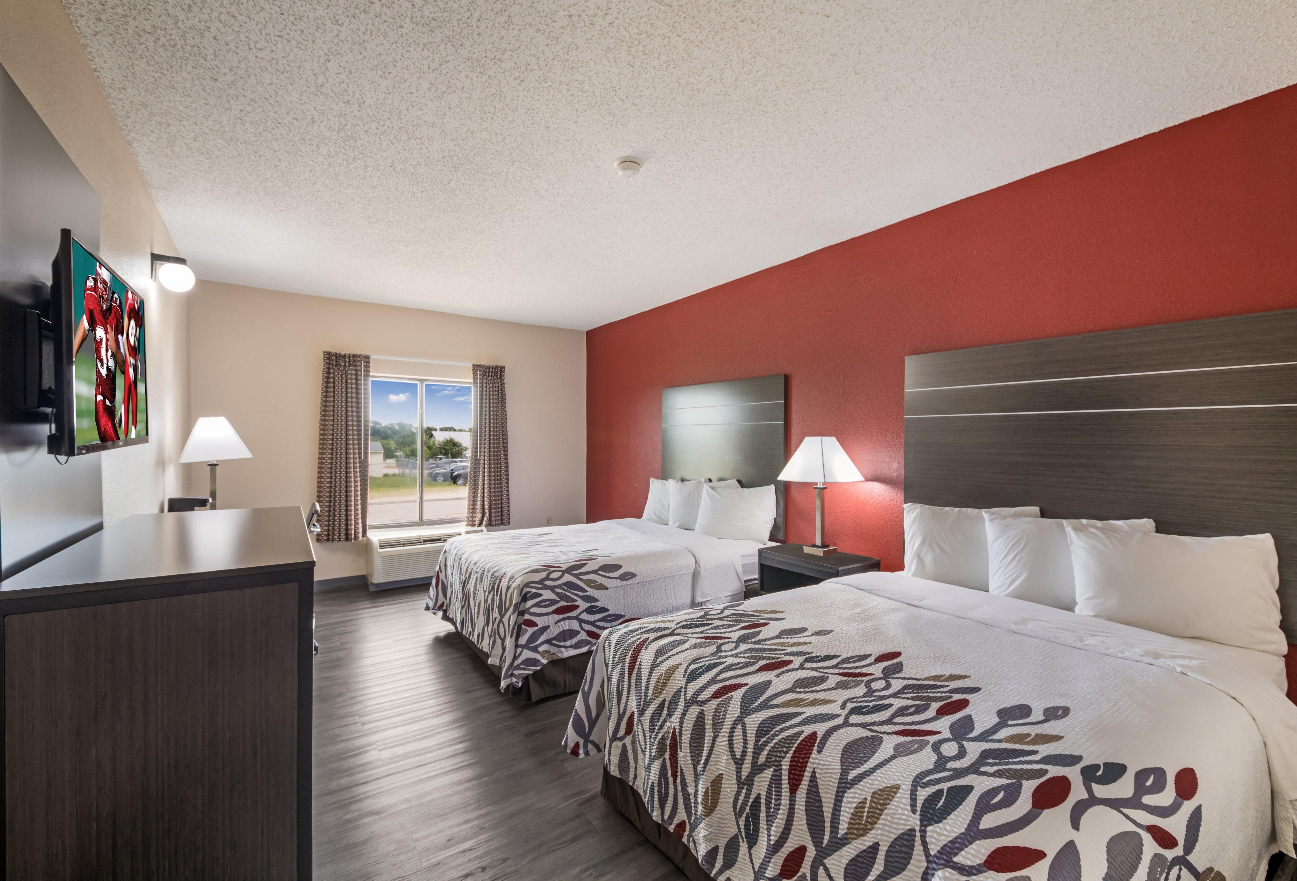Red Roof Inn & Suites Austin East - Manor Екстер'єр фото