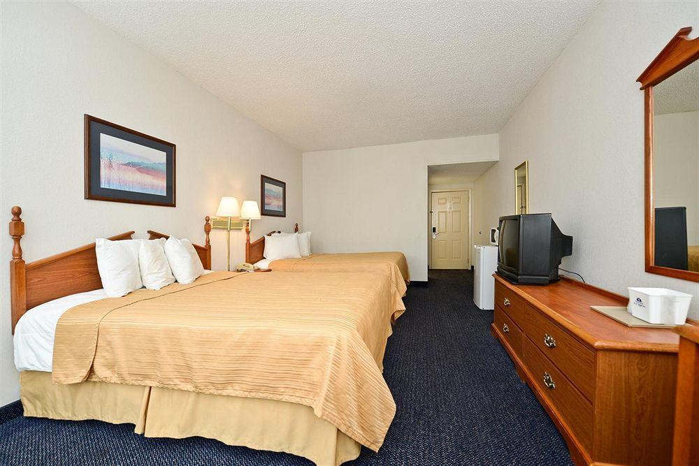 Red Roof Inn & Suites Austin East - Manor Номер фото