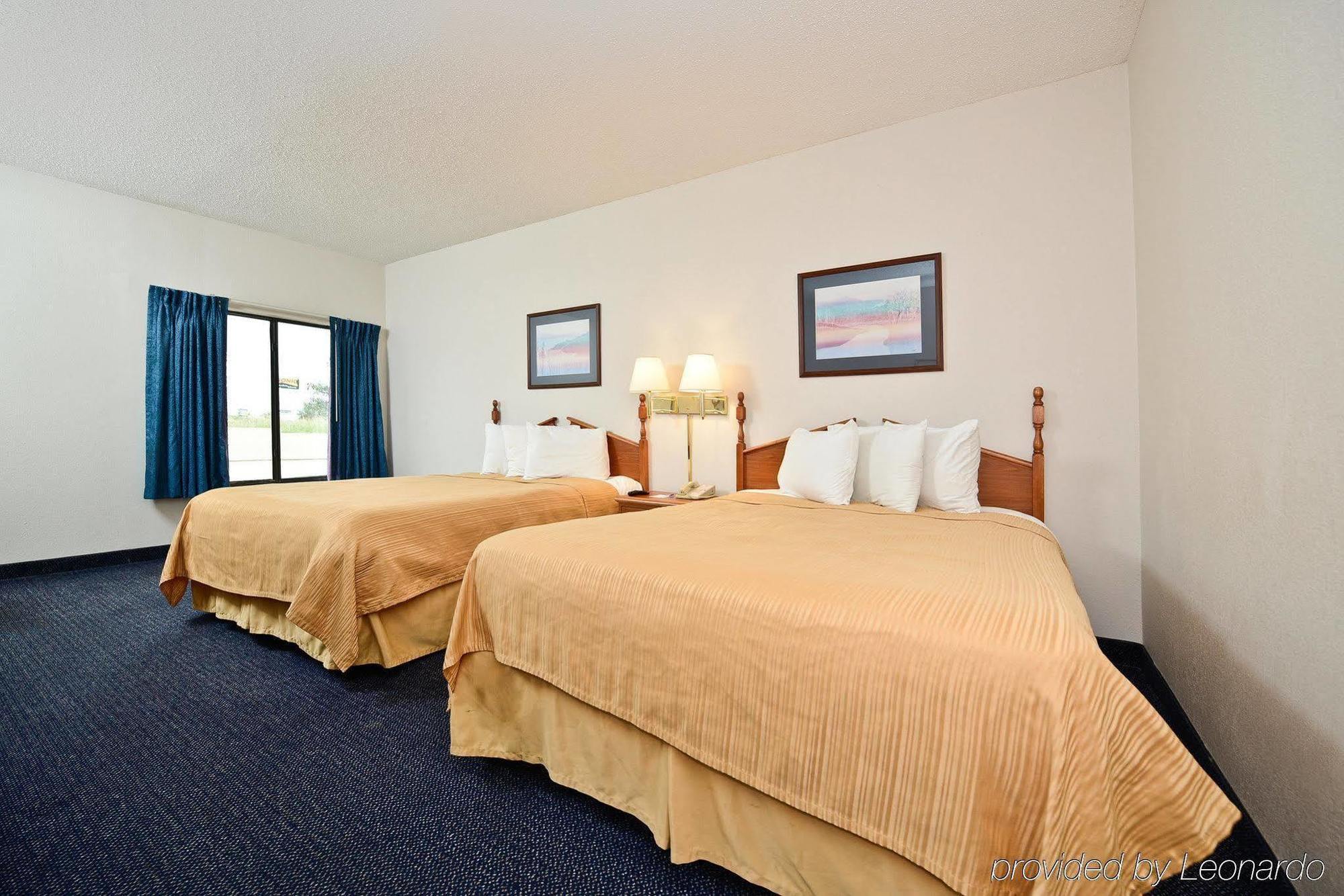 Red Roof Inn & Suites Austin East - Manor Номер фото