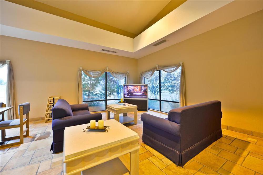 Red Roof Inn & Suites Austin East - Manor Номер фото