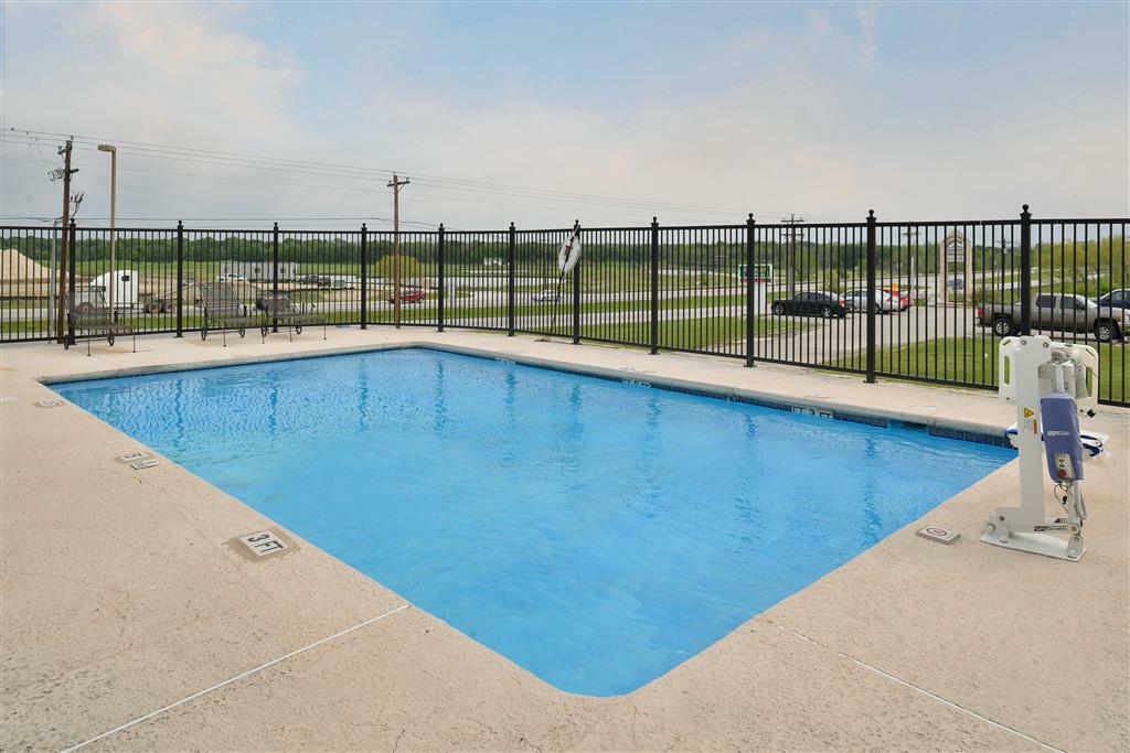 Red Roof Inn & Suites Austin East - Manor Зручності фото