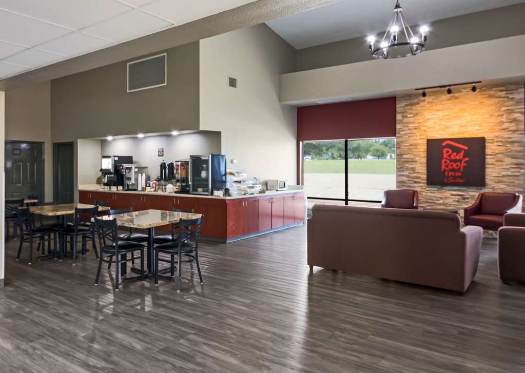 Red Roof Inn & Suites Austin East - Manor Інтер'єр фото