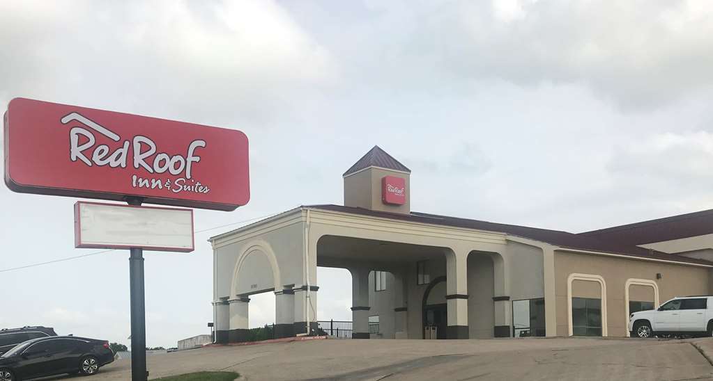 Red Roof Inn & Suites Austin East - Manor Екстер'єр фото